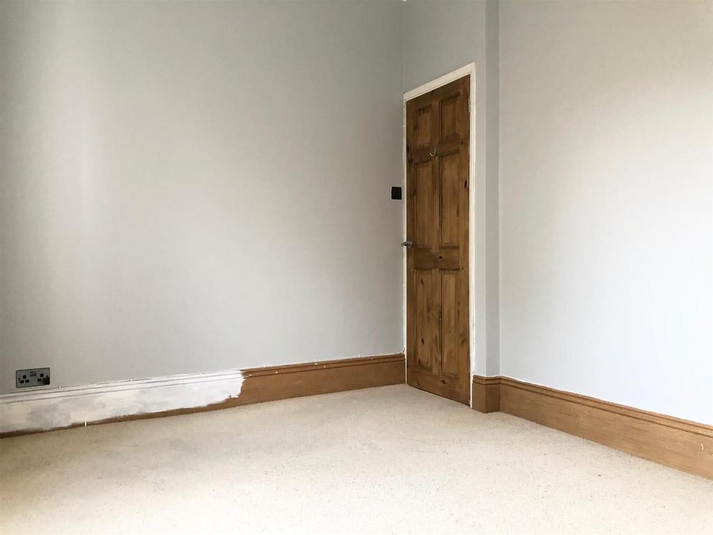 72 TR bed 2.jpg