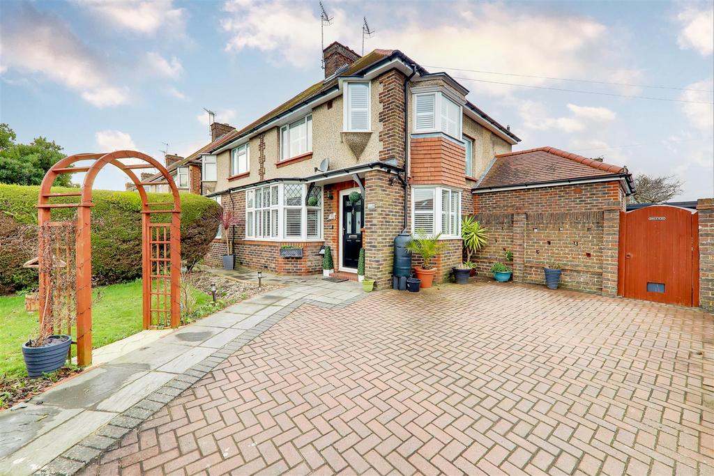 Sheridan Road, Broadwater, Worthing 5 bed semidetached house for sale