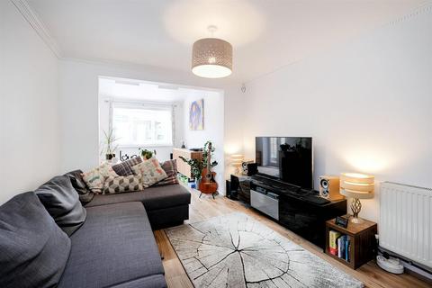 2 bedroom house for sale - Tiptree Close, Chingford