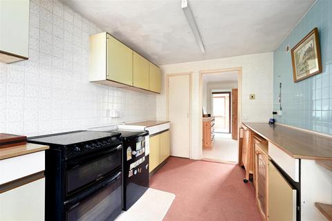 10 Highdown Close, Southwick, Brighton, BN42 4QW