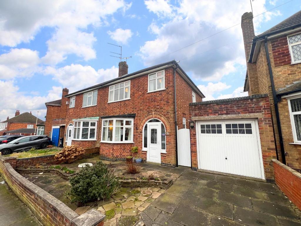 Hylion Road, West Knighton, Leicester 3 bed semidetached house for