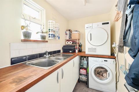 56 Downsway, Southwick, Brighton, BN42 4WB