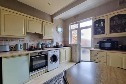 3 bedroom terraced house for sale - Green Lane, Ilford