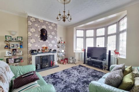 3 bedroom terraced house for sale, Green Lane, Ilford