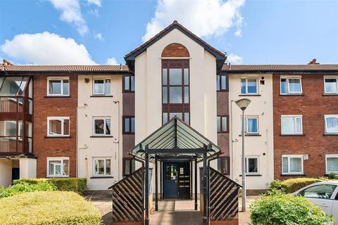 3 bedroom flat for sale - Canterbury Gardens, Salford