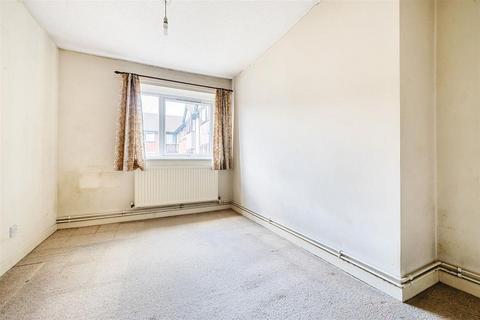 3 bedroom flat for sale - Canterbury Gardens, Salford