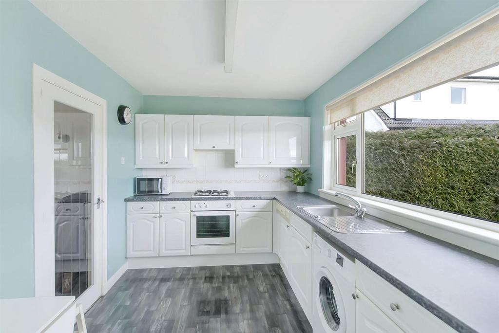 8 Tarmangie Drive, Dollar FK14 7BL 3 bed semidetached house for sale