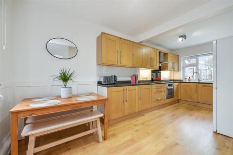 22 Baddesley Close, North Baddesley, Southampton, SO52 9DR