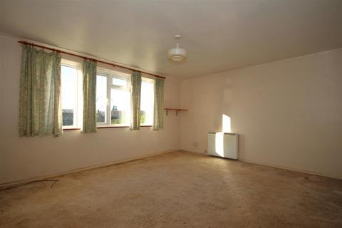 22 Priory Field, Upper Beeding, Steyning, BN44 3HU