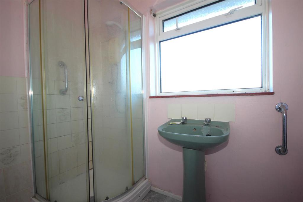 Bathroom.JPG