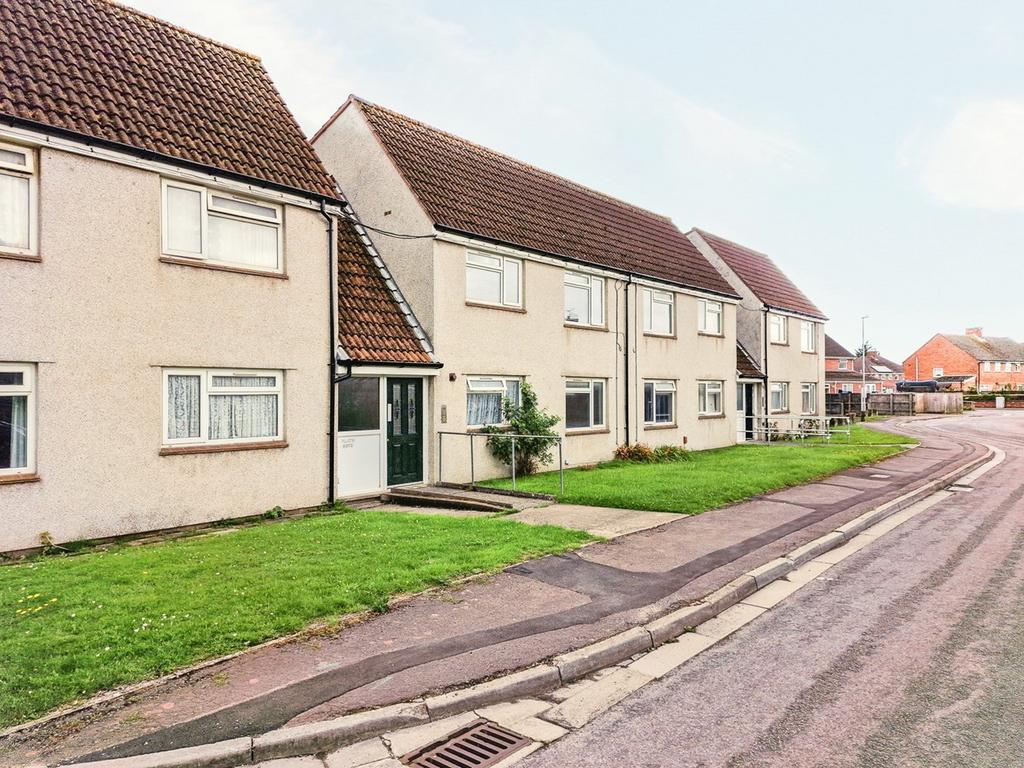 Acacia Avenue, WestonSuperMare, BS23 2 bed flat for sale £160,000