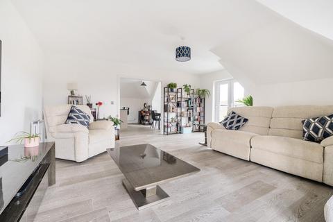 Flat 5, 17 Brooks Drive, Ryarsh, West Malling, ME19 5GS