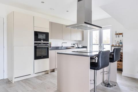 Flat 5, 17 Brooks Drive, Ryarsh, West Malling, ME19 5GS