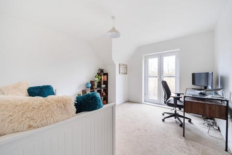 Flat 5, 17 Brooks Drive, Ryarsh, West Malling, ME19 5GS