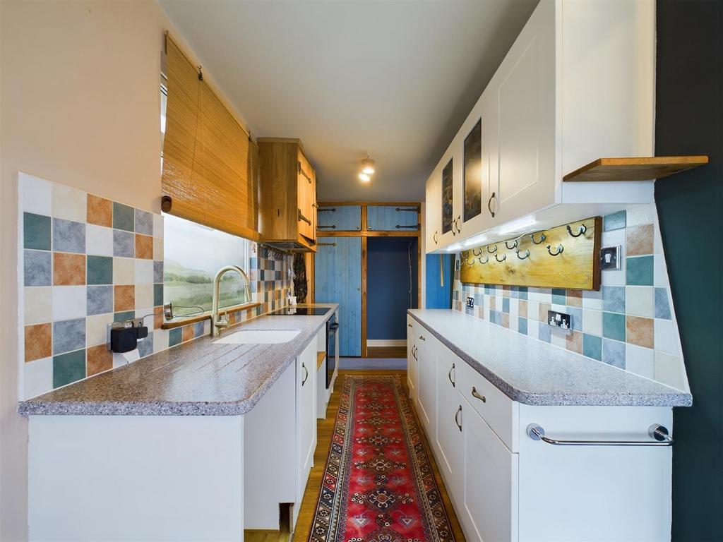 Kitchen: