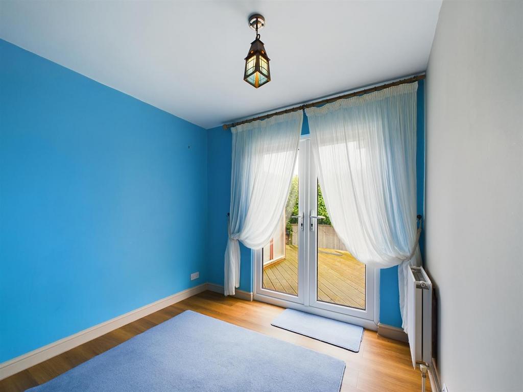 Bedroom: