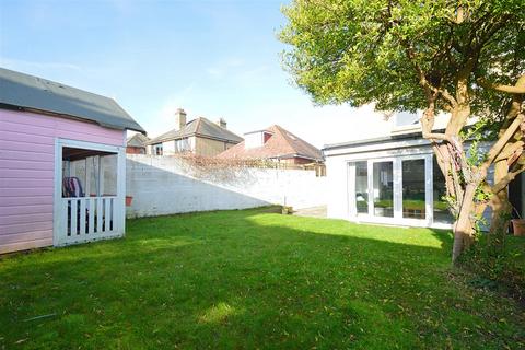 4 bedroom semi-detached house for sale - IDEAL FAMILY HOME * SHANKLIN