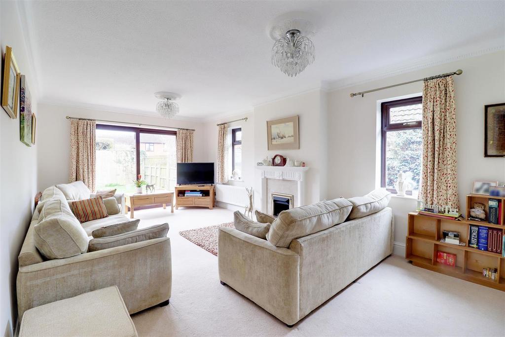 The Stray, South Cave 3 bed detached bungalow for sale £365,000