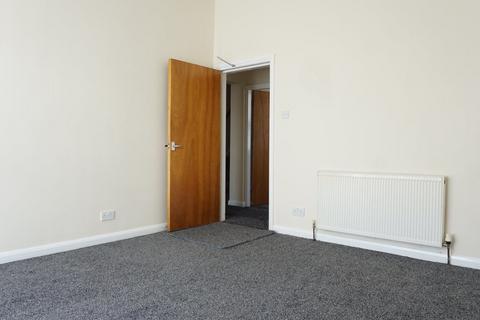 2 bedroom flat to rent, Flat C, 4 Westcott Street, Hull, HU8 8LR