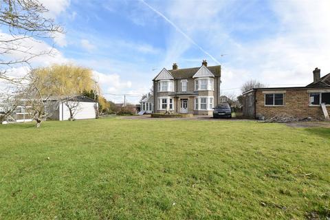 5 bedroom detached house for sale, Eversley Road, Bowers Gifford