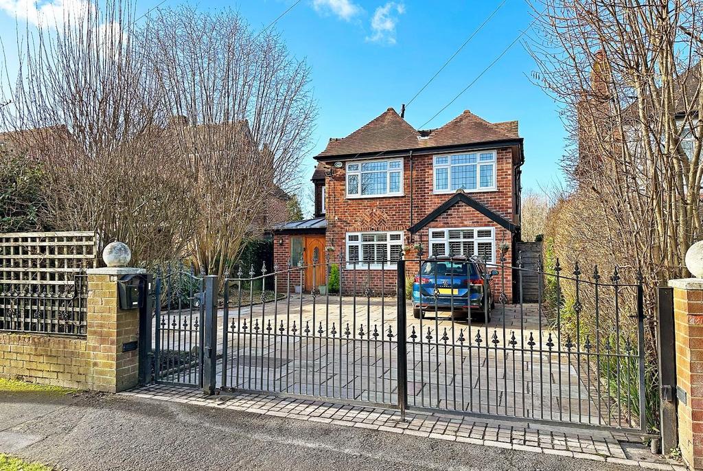 Carlton Road, Hale 4 bed detached house for sale £1,100,000