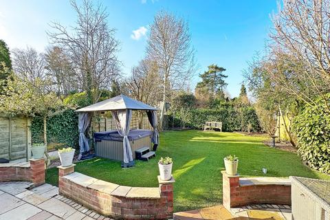 4 bedroom detached house for sale, Carlton Road, Hale