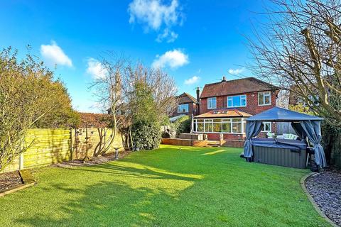 4 bedroom detached house for sale, Carlton Road, Hale