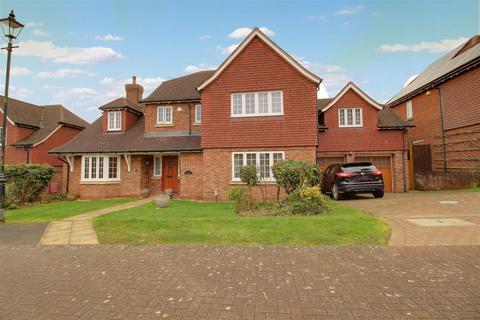 5 bedroom detached house for sale - Horseshoe Drive, Over, Gloucester
