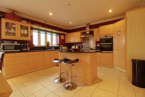 5 bedroom detached house for sale, Horseshoe Drive, Over, Gloucester
