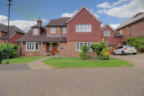 5 bedroom detached house for sale, Horseshoe Drive, Over, Gloucester
