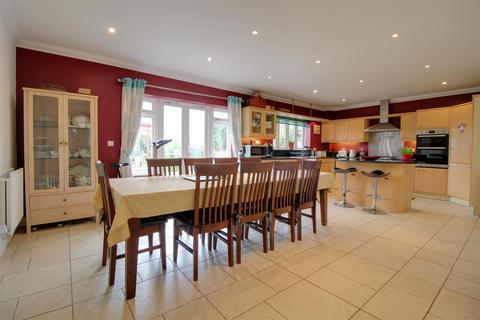 5 bedroom detached house for sale, Horseshoe Drive, Over, Gloucester