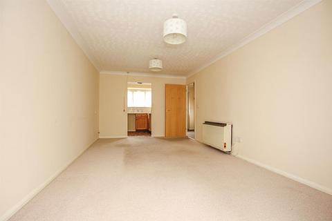 1 bedroom retirement property for sale, Ash Grove, Cambridge CB25
