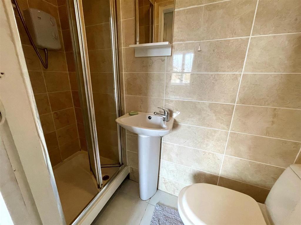 Bed 4 en suite