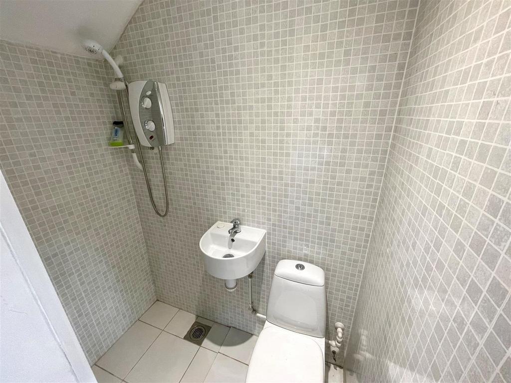 Annexe bathroom