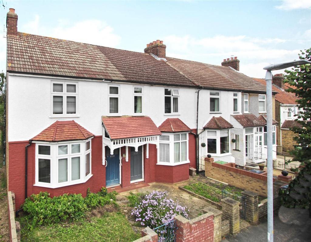 Cromwell Avenue, Cheshunt 3 bed end of terrace house for sale £375,000