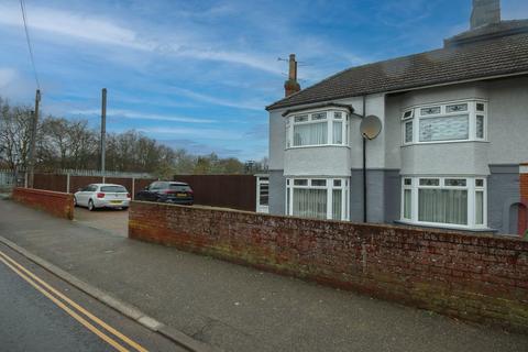 3 bedroom semi-detached house for sale, Tennyson Avenue, King's Lynn, PE30