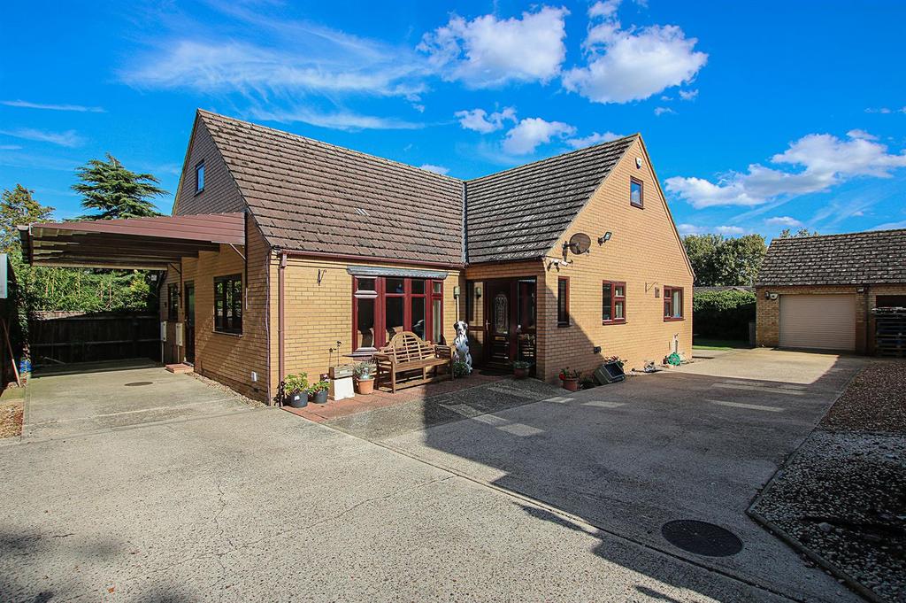 Red House Gardens, Soham CB7 4 bed detached house for sale £500,000