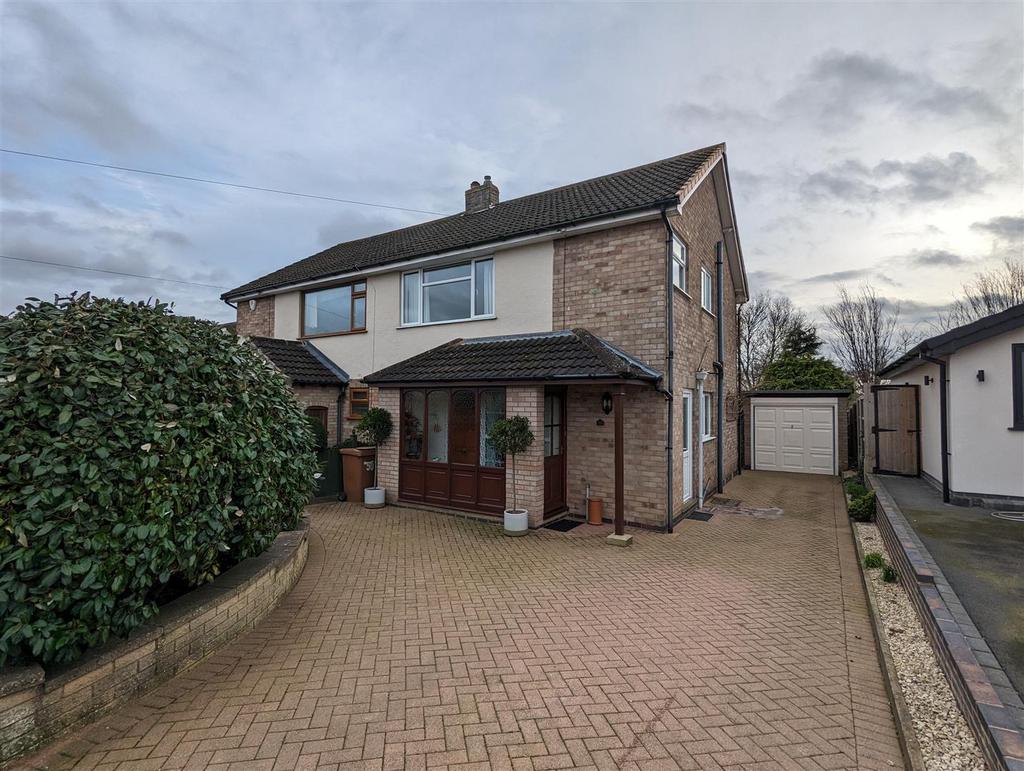 Ferneley Crescent, Melton Mowbray 2 bed semidetached house for sale