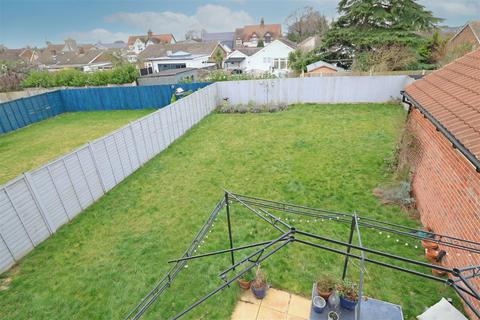 15 Orchard Way, Boreham, Chelmsford, CM3 3GQ