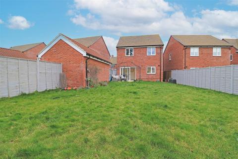 15 Orchard Way, Boreham, Chelmsford, CM3 3GQ