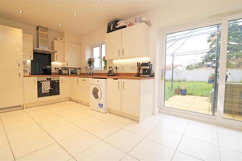 15 Orchard Way, Boreham, Chelmsford, CM3 3GQ
