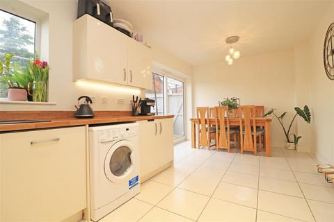 15 Orchard Way, Boreham, Chelmsford, CM3 3GQ