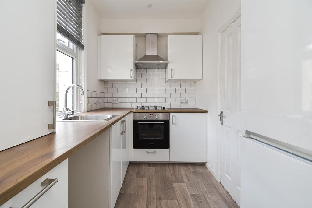 Cornwallis Gardens, Hastings 1 bed flat for sale £150,000
