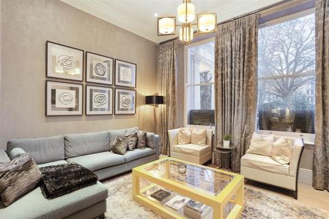 2 bedroom apartment to rent, Courtfield Gardens, South Kensington, SW5