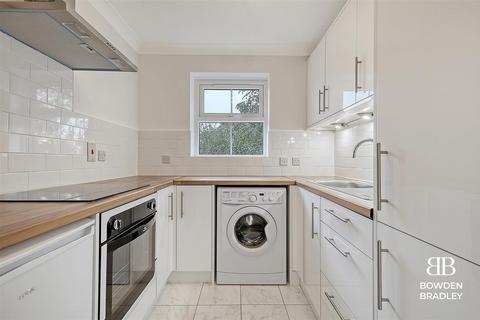 17 Maple Close, Ilford, IG6 3JB