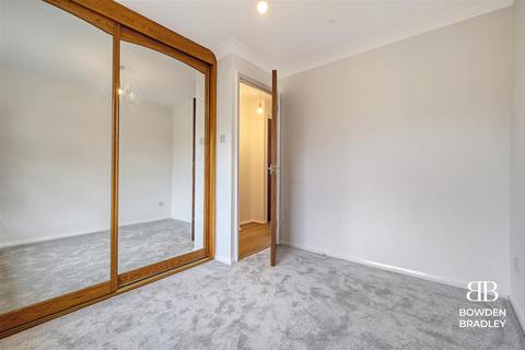 17 Maple Close, Ilford, IG6 3JB