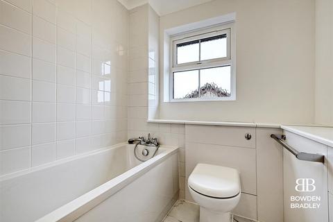 17 Maple Close, Ilford, IG6 3JB
