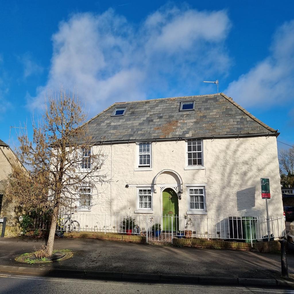 Lechlade Road, Faringdon, SN7 3 bed apartment to rent £1,300 pcm (£