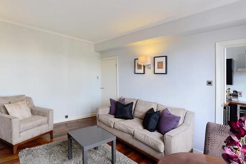 2 bedroom apartment to rent, Hill Street, London W1J