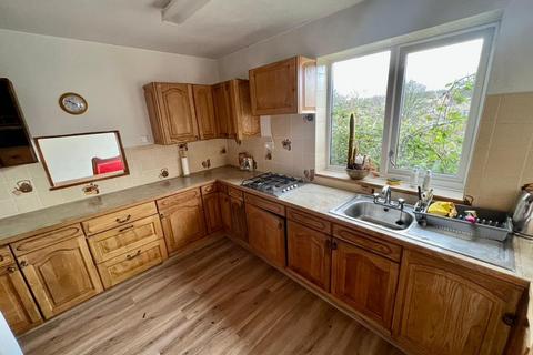 72 Everlands, Cam, Dursley, GL11 5NL